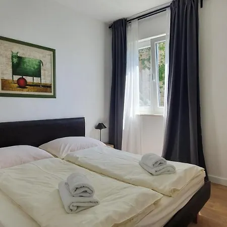 Antares Apartment Pisak