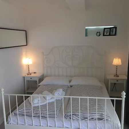 Antares Apartment Pisak